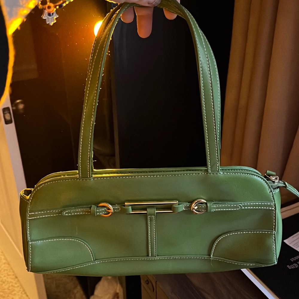 Green, vintage purse in perfect condition
